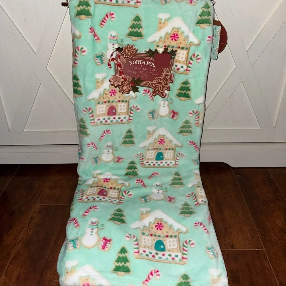 Gingerbread Village Holiday Plus Throw Blanket